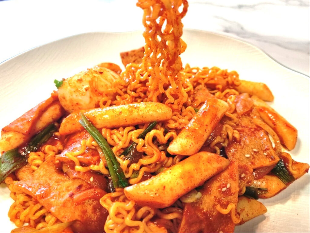 Tteokbokki w/ramen (리볶이)